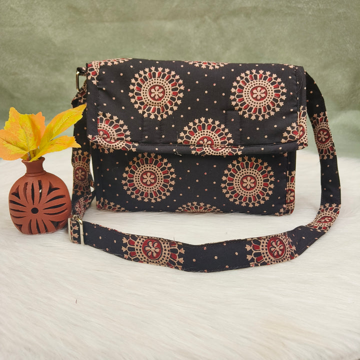 Multizipper Sling 4 Zips Black with circle dot print