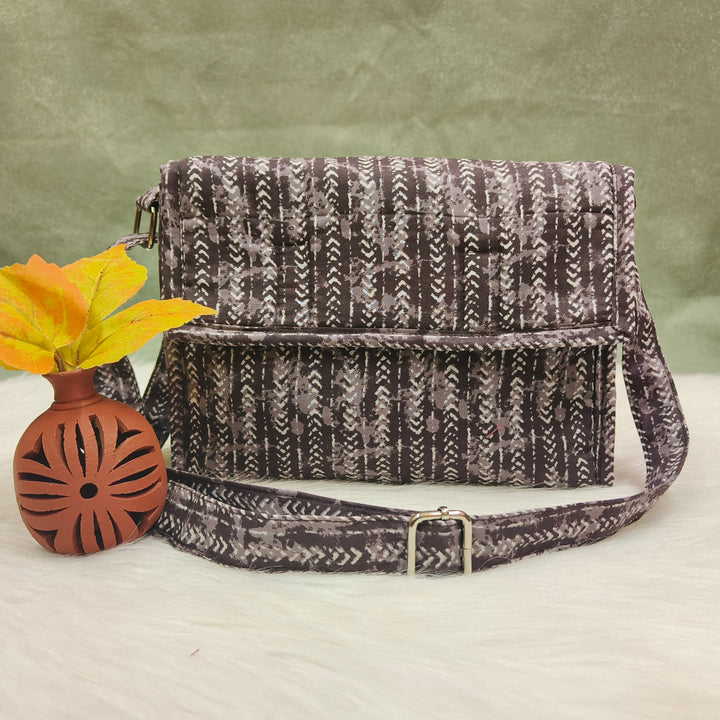 Multizipper Sling 4 Zips grey with white arrow print