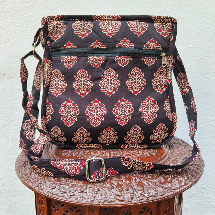 Xtra Sling bag black with red print