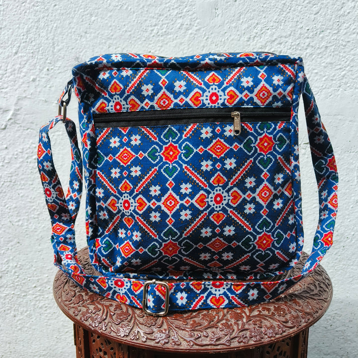 Xtra Sling bag blue with diamond print