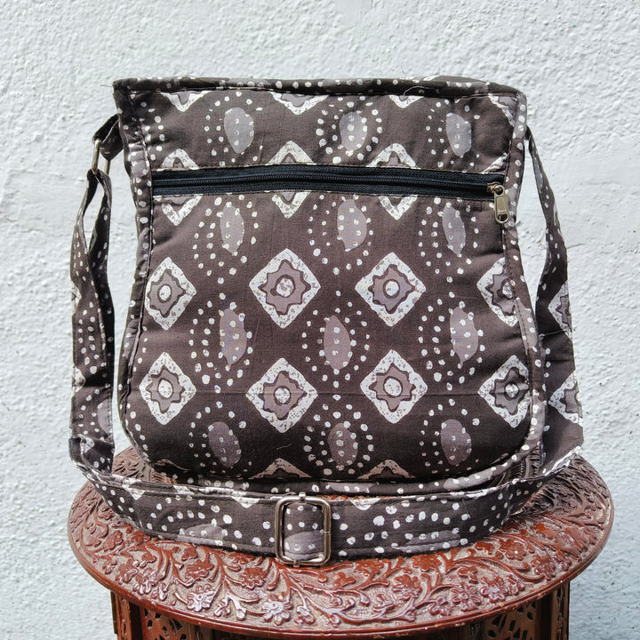 Xtra Sling bag grey with diamond print