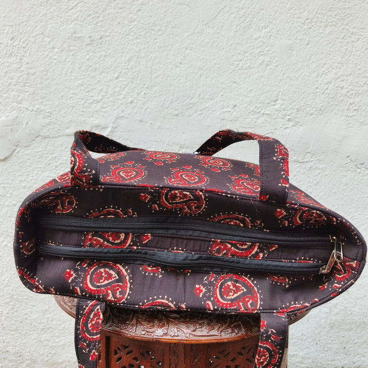 9Am to 5Pm tote Black with mango print