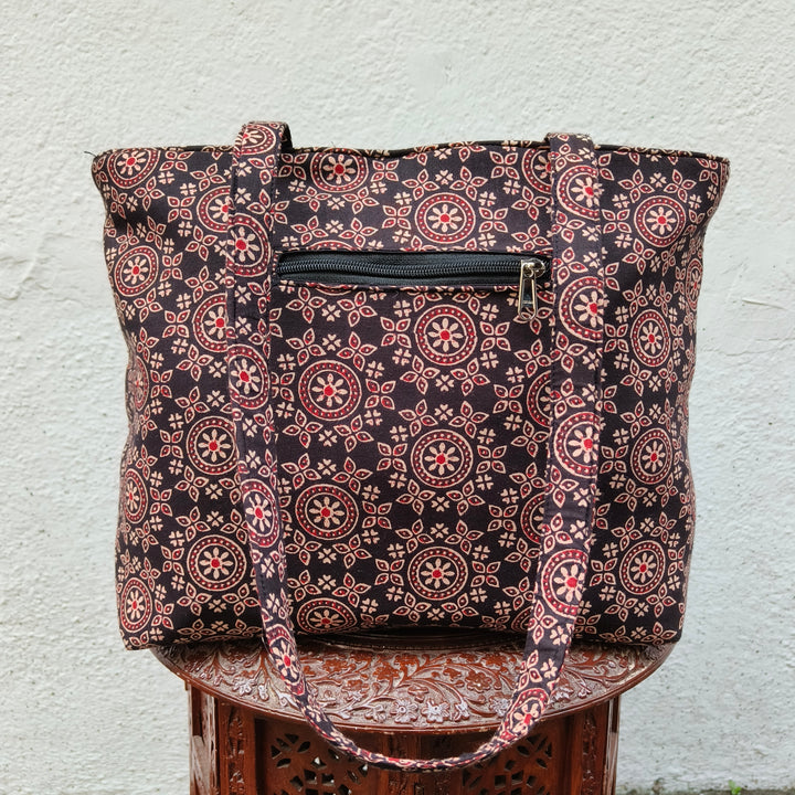 9Am to 5Pm tote black with flower circle print