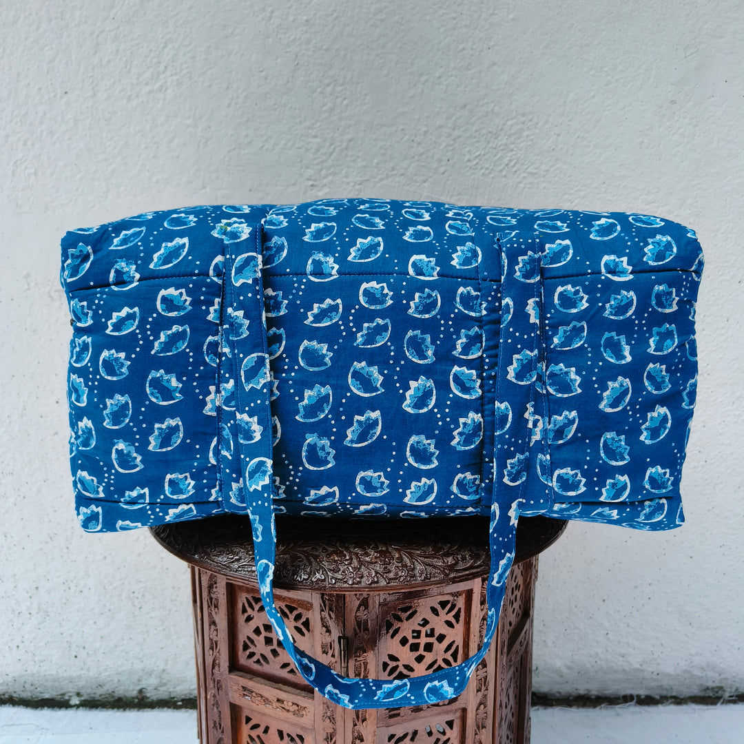 Rectangle Travel Bag blue with bud print