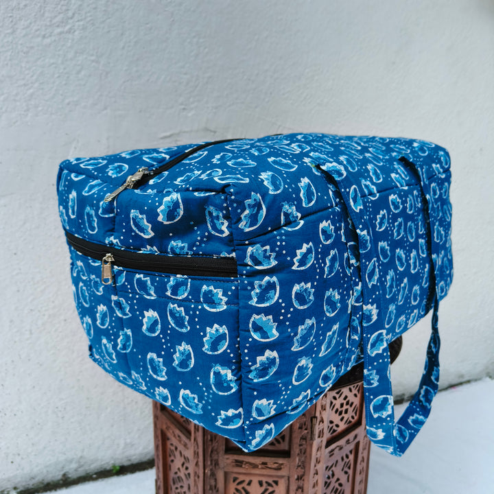 Rectangle Travel Bag blue with bud print