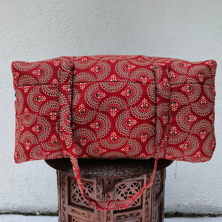 Rectangle Travel Bag red with circle print