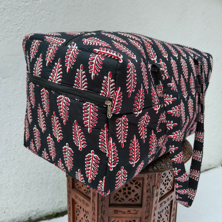 Rectangle Travel Bag black with red with leaf print