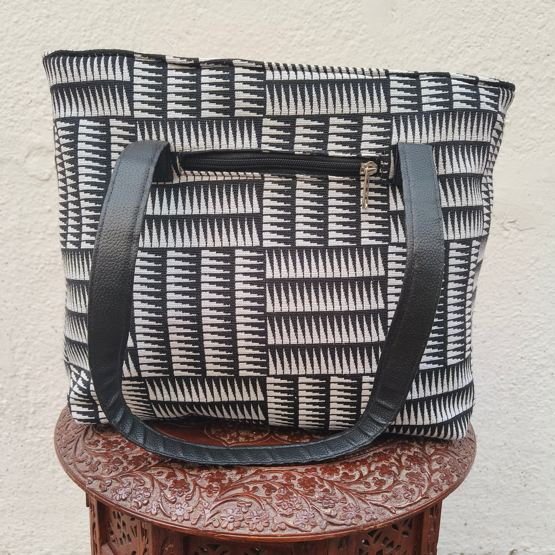 Twinzip Boho tote black with white strip print