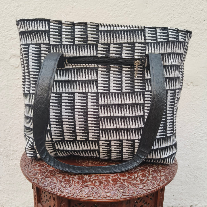 Twinzip Boho tote black with white strip print