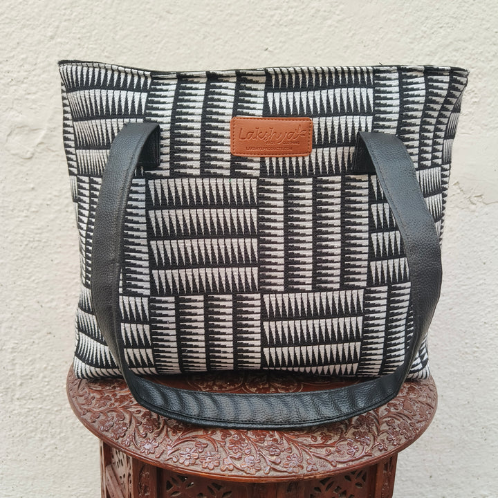Twinzip Boho tote black with white strip print