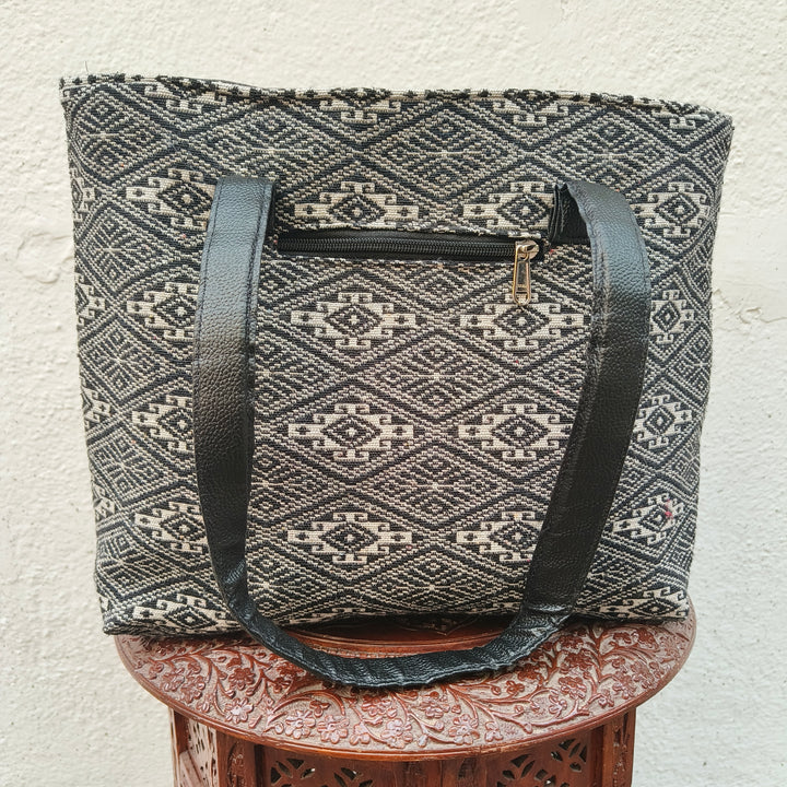 Twinzip Boho tote black with white boho print