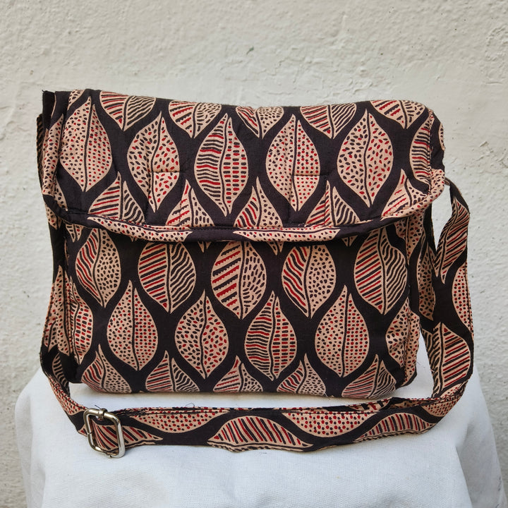 Multizipper Sling 4 Zips Black with big leaf print