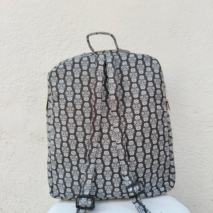 Backpack grey with flower print