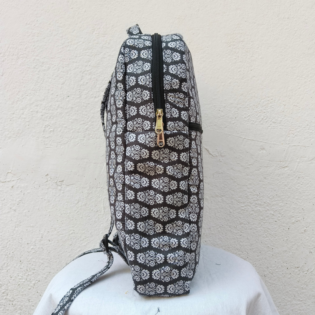 Backpack grey with flower print