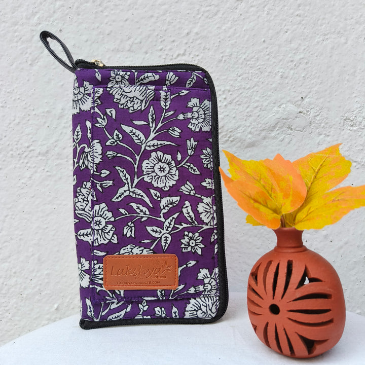 Utility Wallets violet with flower print