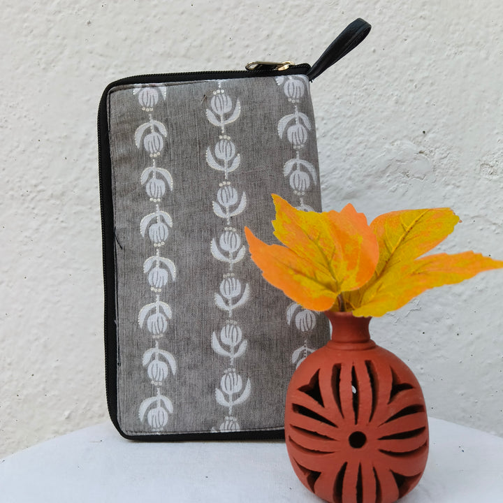 Utility Wallets grey  with louts print