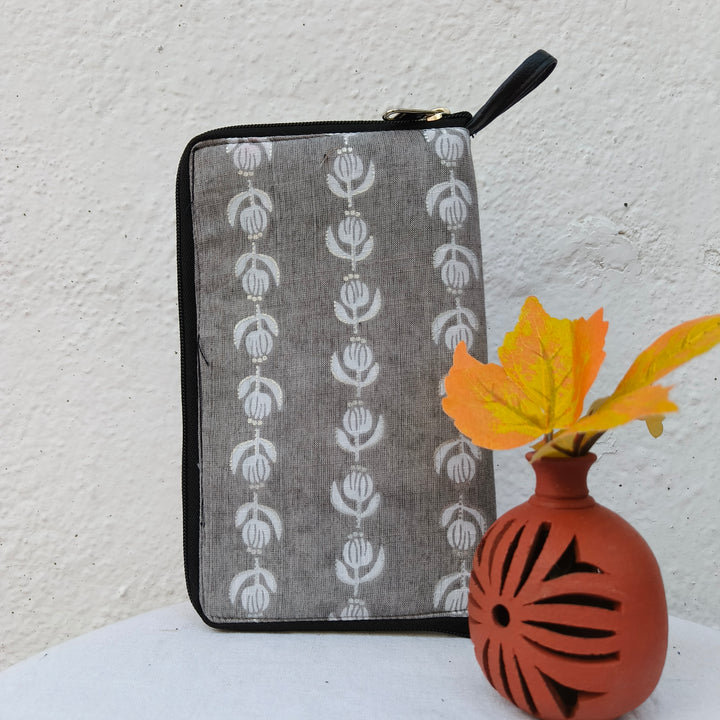 Utility Wallets grey with louts print