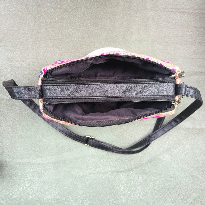 Easy Sling dark white with pink zigzag print