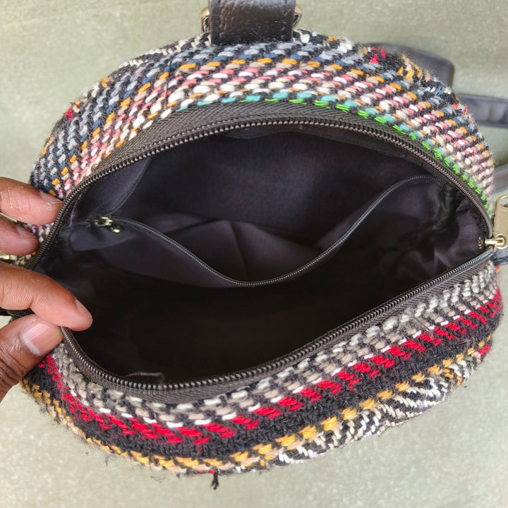 BackSwings grey with multicolor arrow