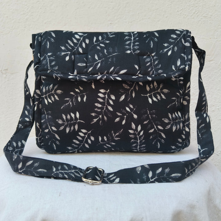 Multizipper Sling 4 Zips Black with white small leaf print