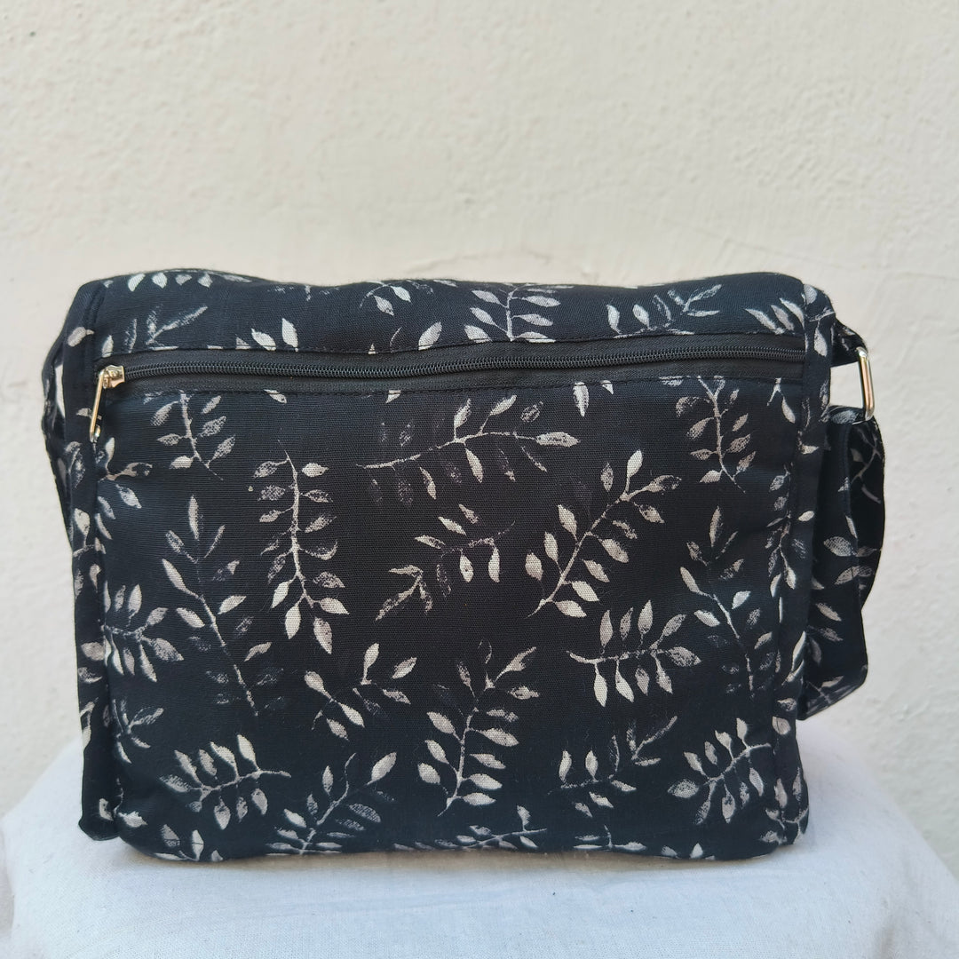 Multizipper Sling 4 Zips Black with white small leaf print