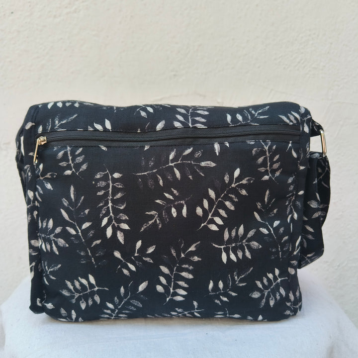 Multizipper Sling 4 Zips Black with white small leaf print