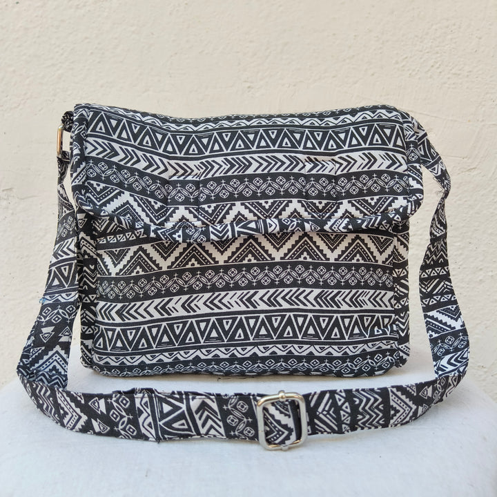 Multizipper Sling 4 Zips Black white zigzag lines