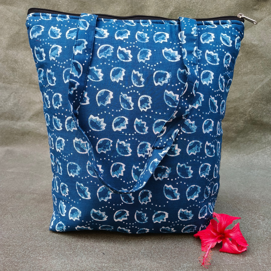 Medium Size Handbag Blue with bud print