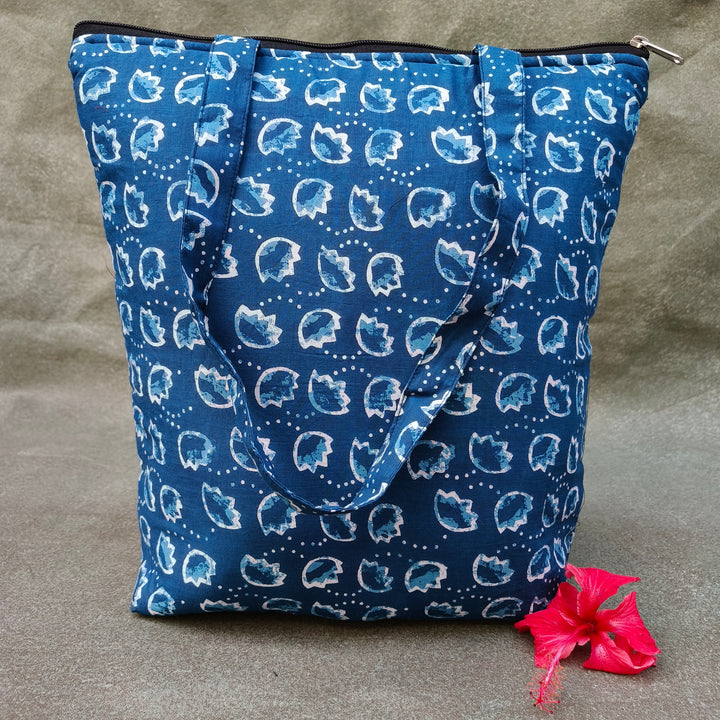 Medium Size Handbag Blue with bud print