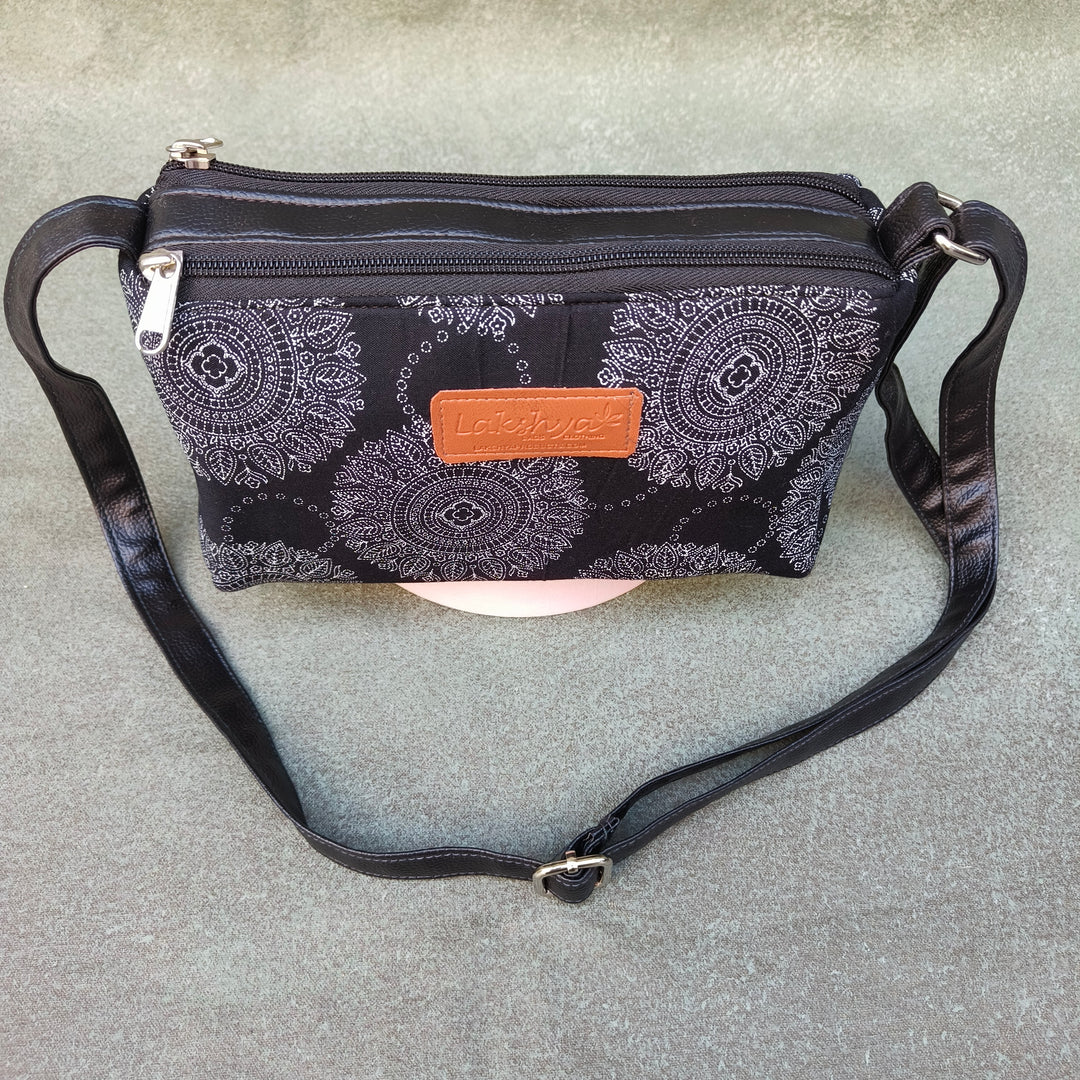 Easy Sling Black with white circle print