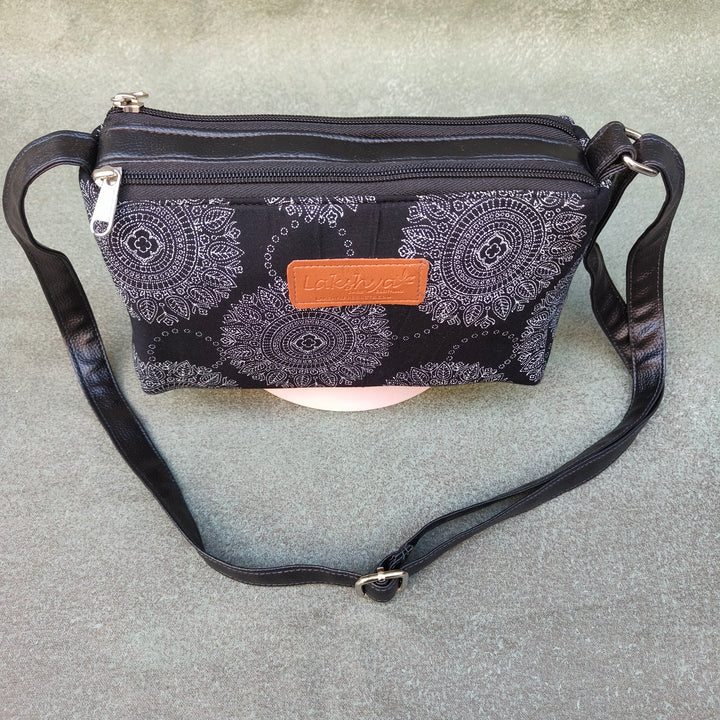Easy Sling Black with white circle print