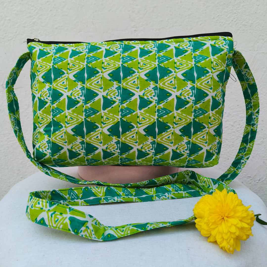 Bristlefront Everyday sling Green with triangle print