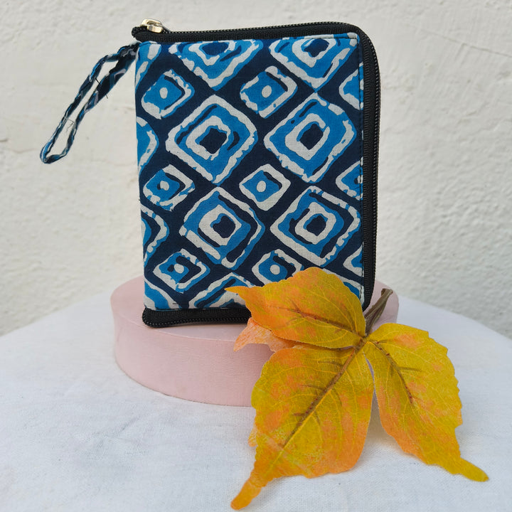 Mini wallet with card holder Blue with diamond print