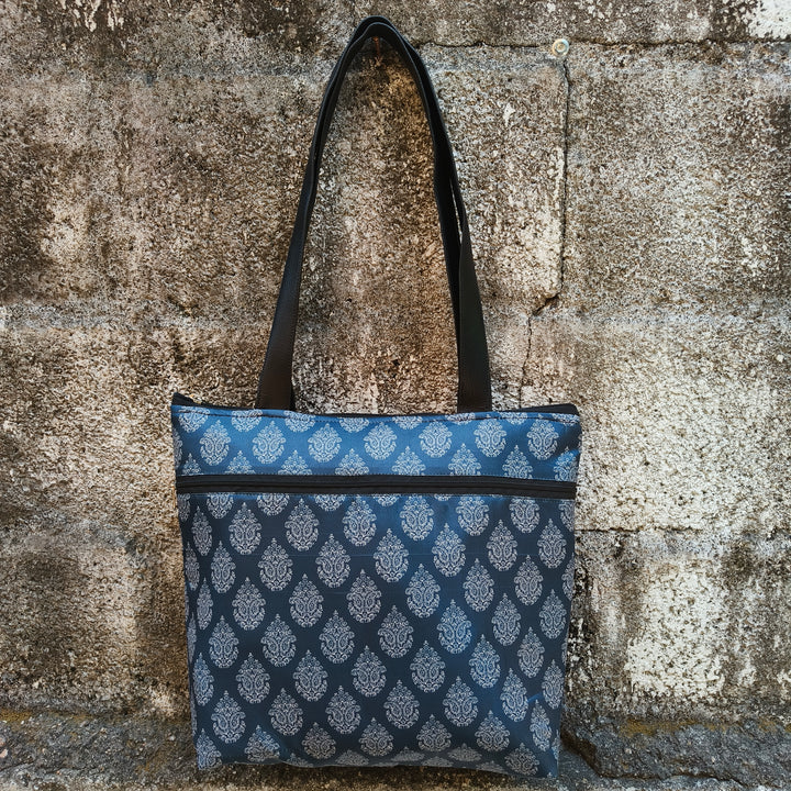 Tote with Bottle Holder Grey Color With White Flower Print