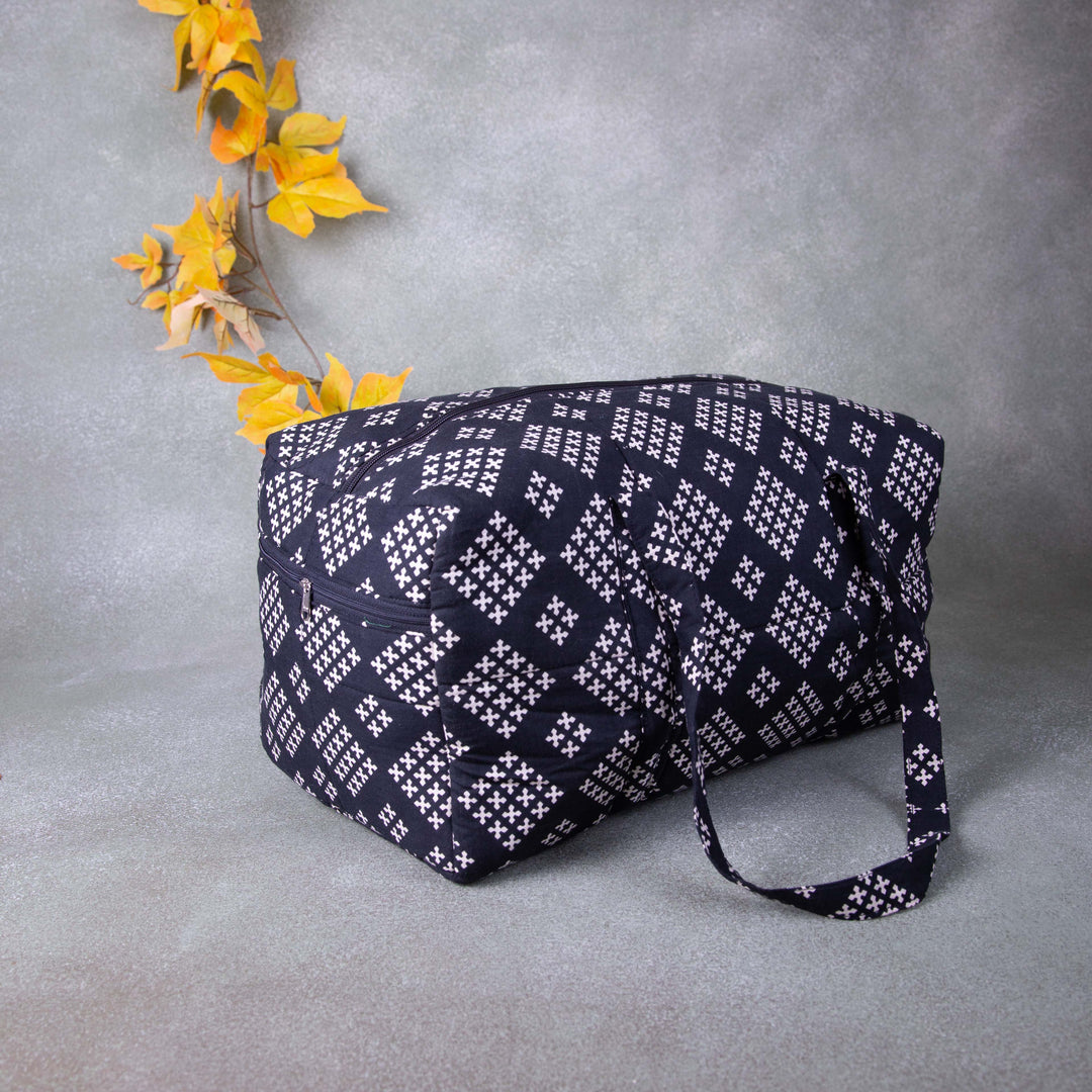 Rectangle Travel Bag Black Colour with Diamond Design.