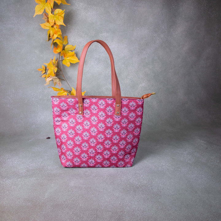 9am to 5pm Totes Red with Green Flower Design.