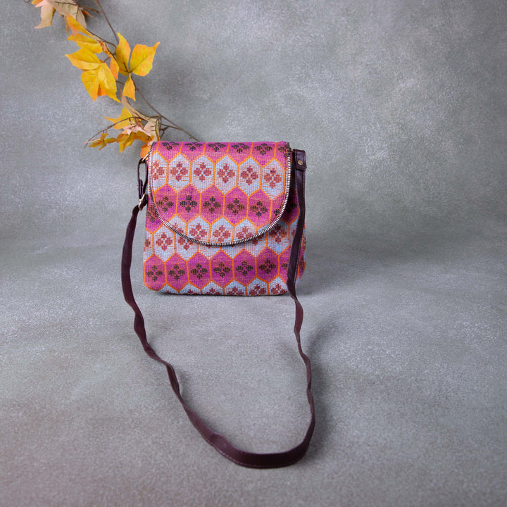 Regular Slings Blue with Maroon Colour Round Flap Design.r.