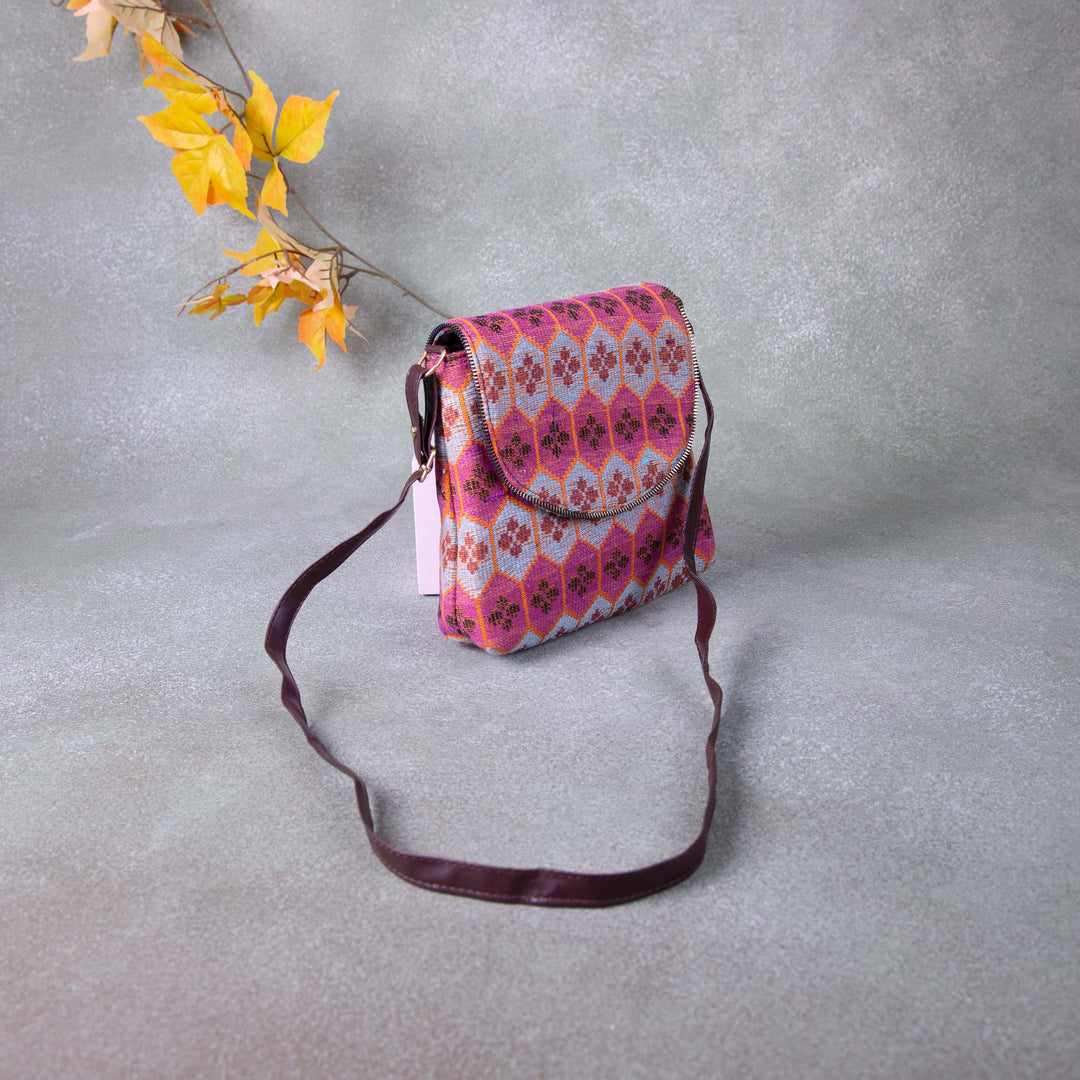 Regular Slings Blue with Maroon Colour Round Flap Design.r.