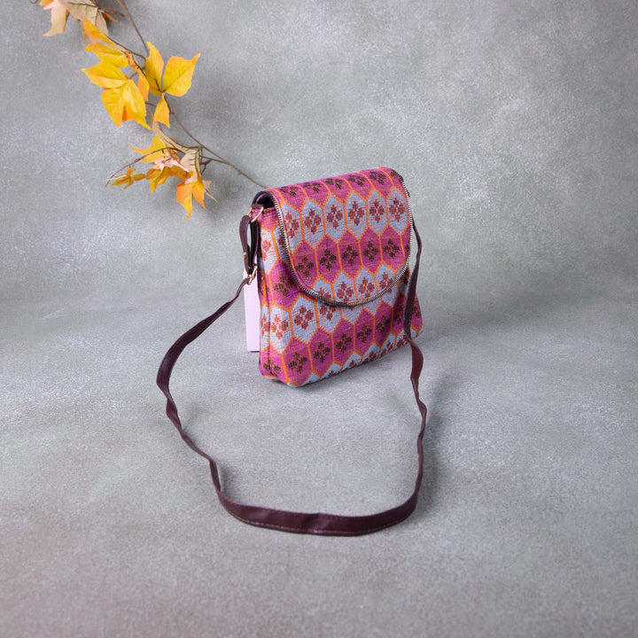 Regular Slings Blue with Maroon Colour Round Flap Design.r.