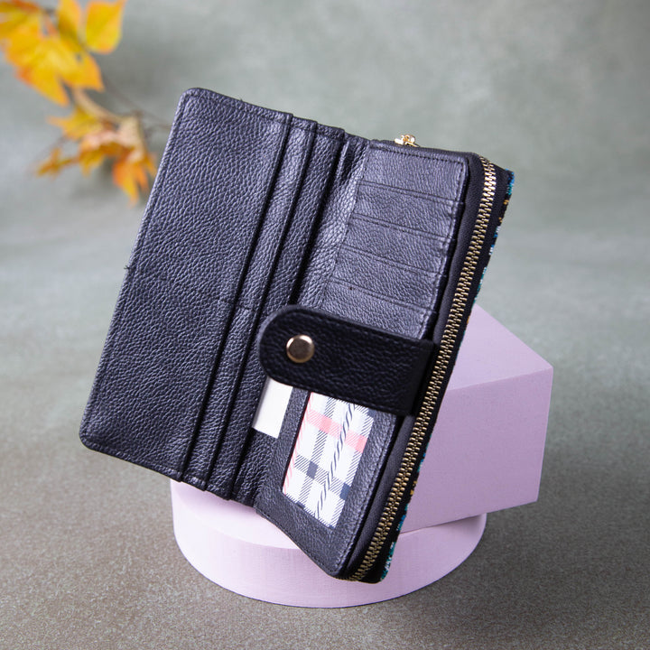 Handmade Wallets - Classic Black Colour with Diamond Design.