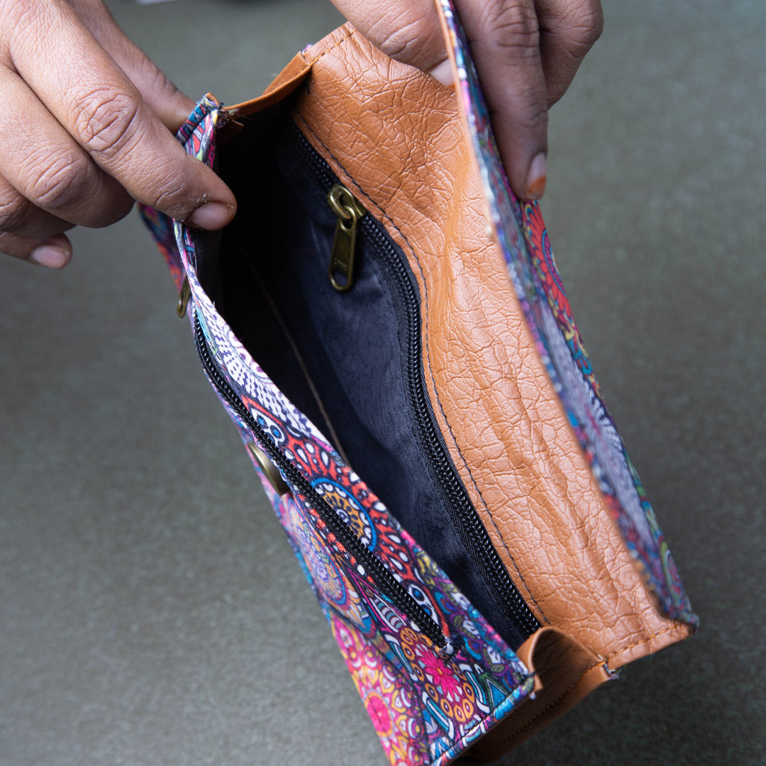 Handmade Wallets - Compact Black Colour with Kalamkari Deisgn.