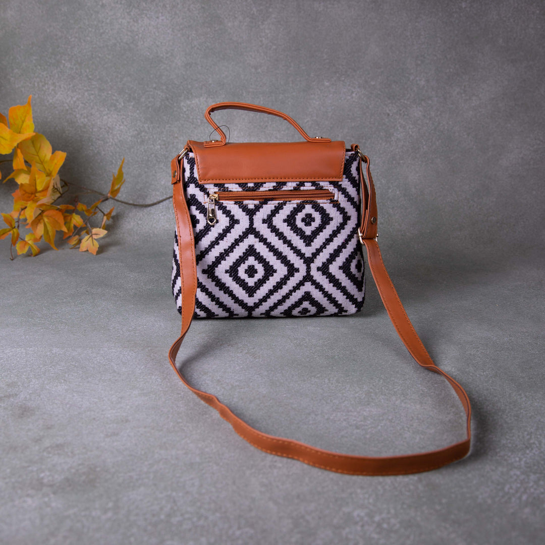 Regular Slings White Colour with Symmetrical  design.