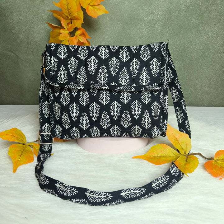 Multizipper Sling 4 Zips Black floral print