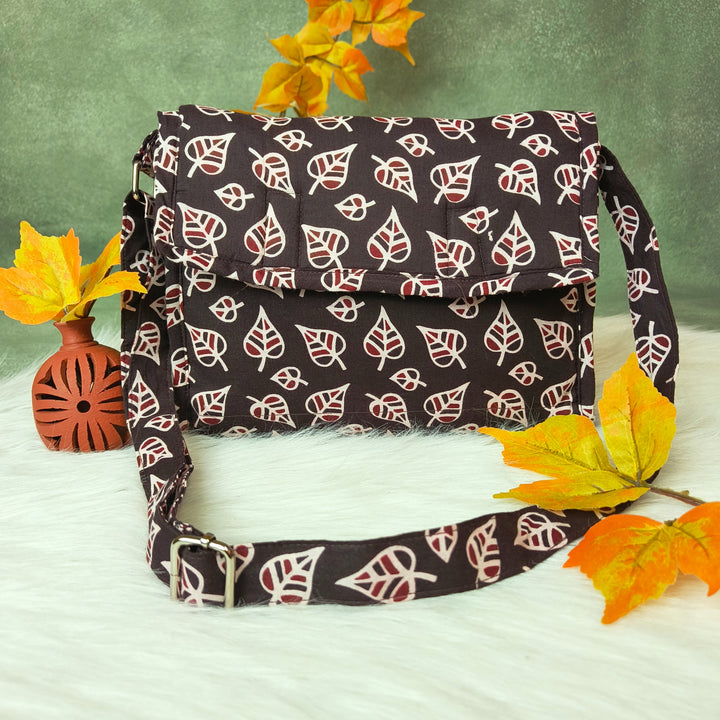 Multizipper Sling 4 Zips black leaf print