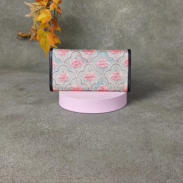 Office Wallet Quatrefoil Prints Design