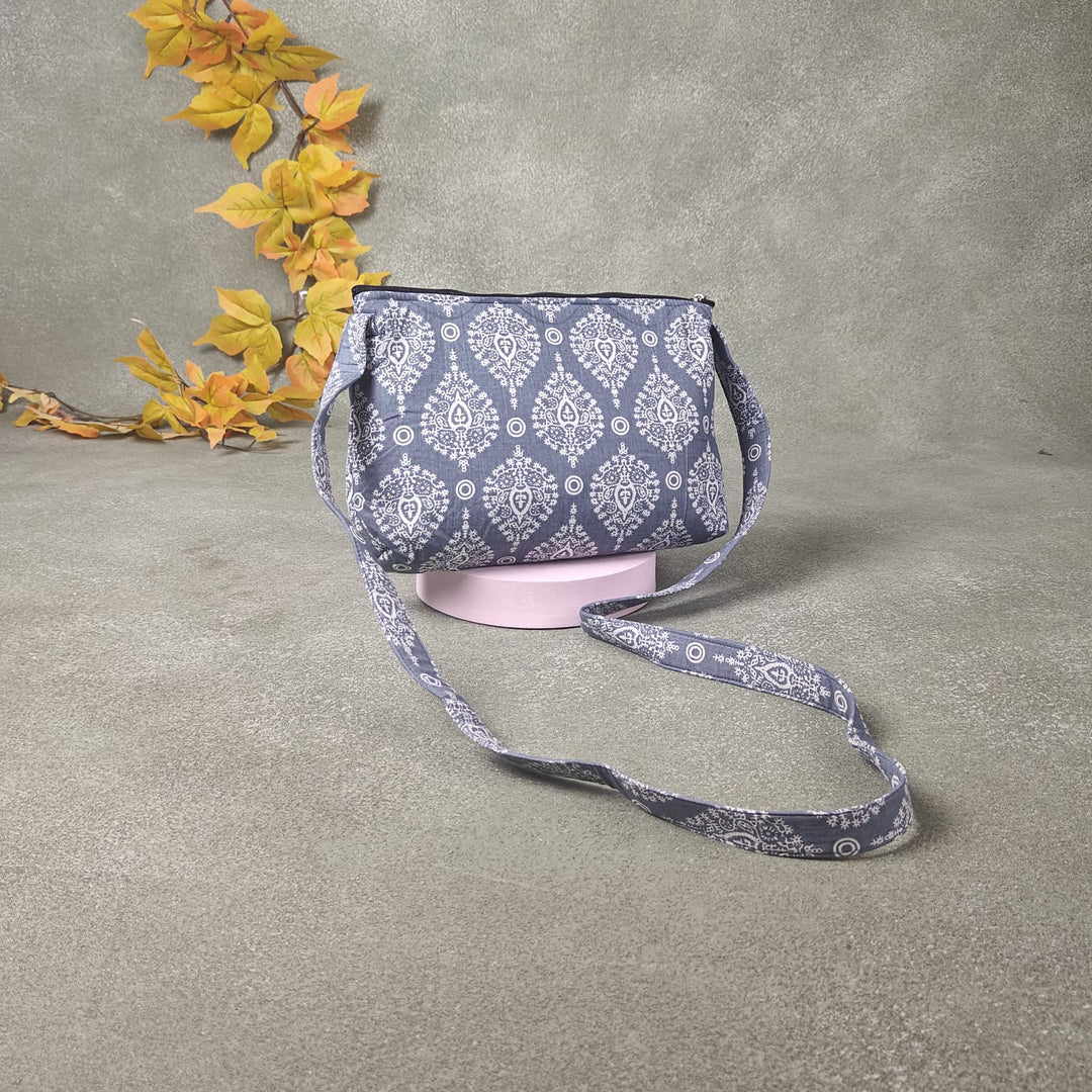 Bristlefront Everyday sling Grey With Anthemion Prints