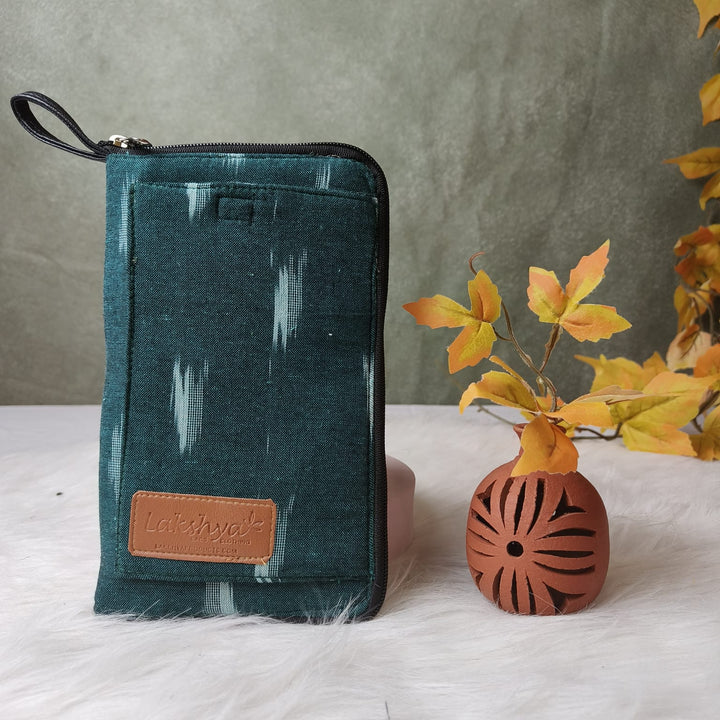 Utility Wallets Green and White Ikat